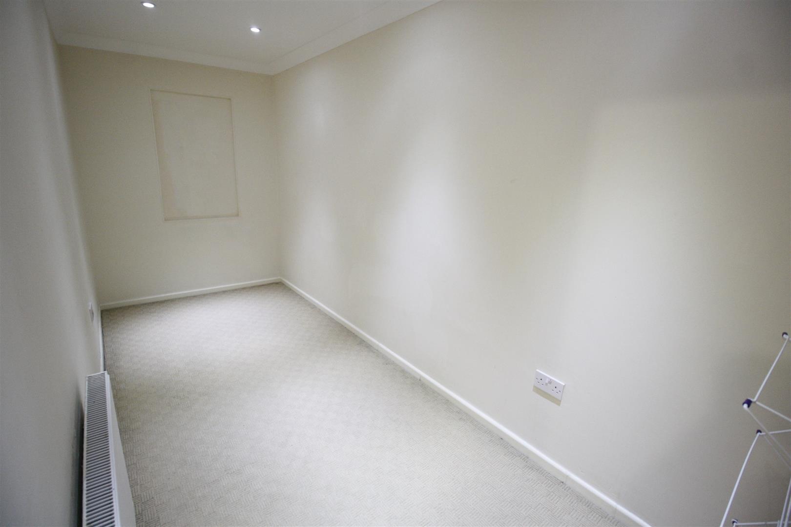 Extra Room for Office or Storage